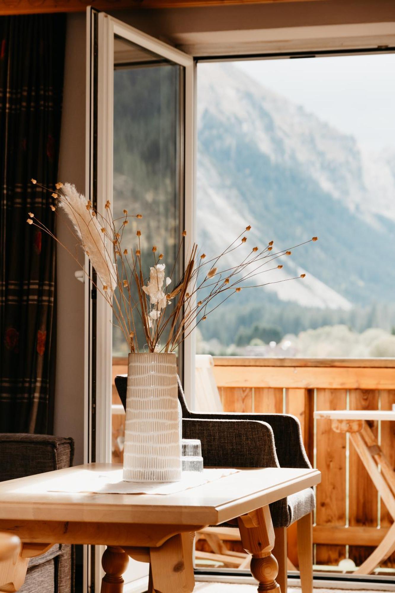 Hotel Hohenfels ทันน์ไฮม์ ภายนอก รูปภาพ