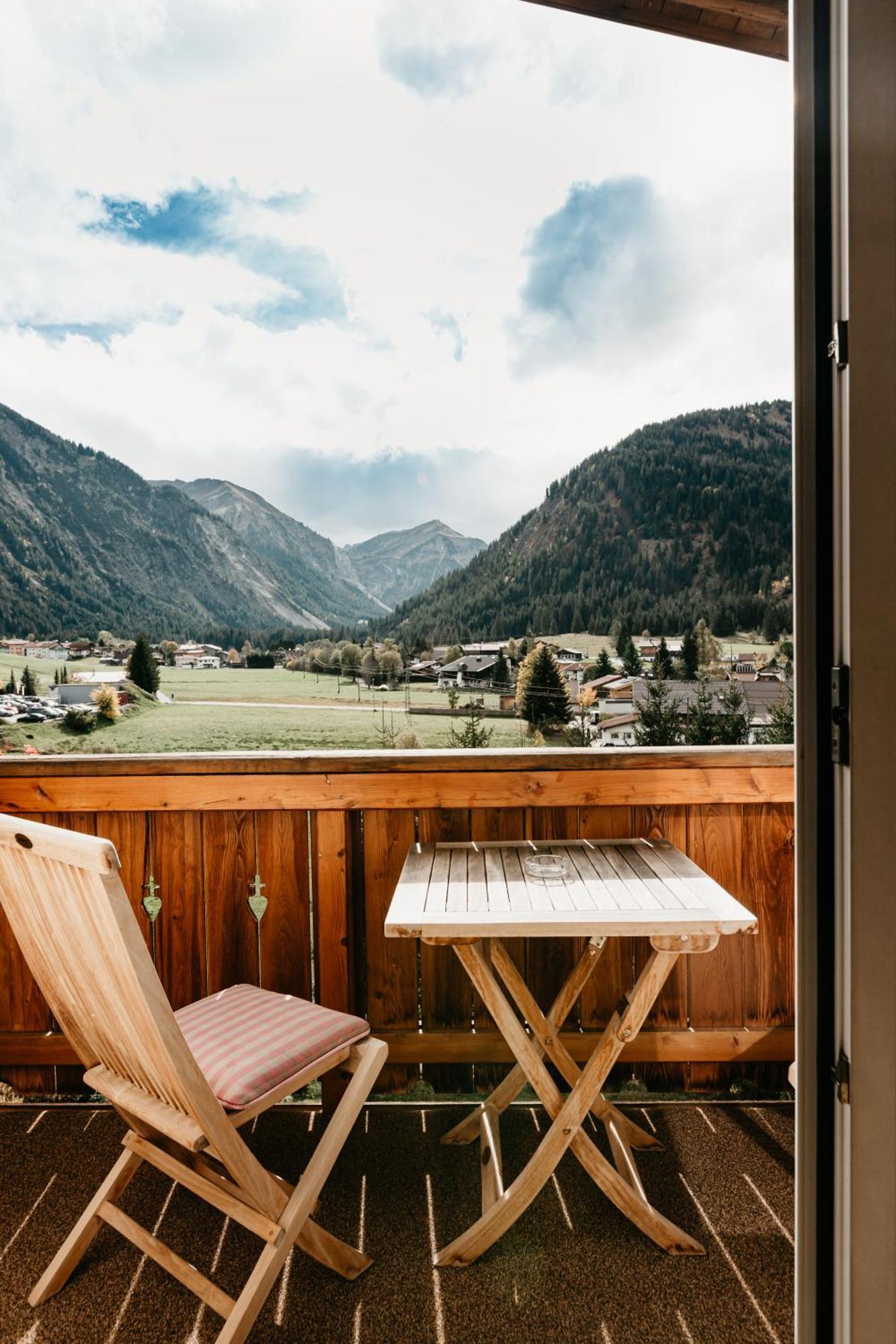 Hotel Hohenfels ทันน์ไฮม์ ภายนอก รูปภาพ